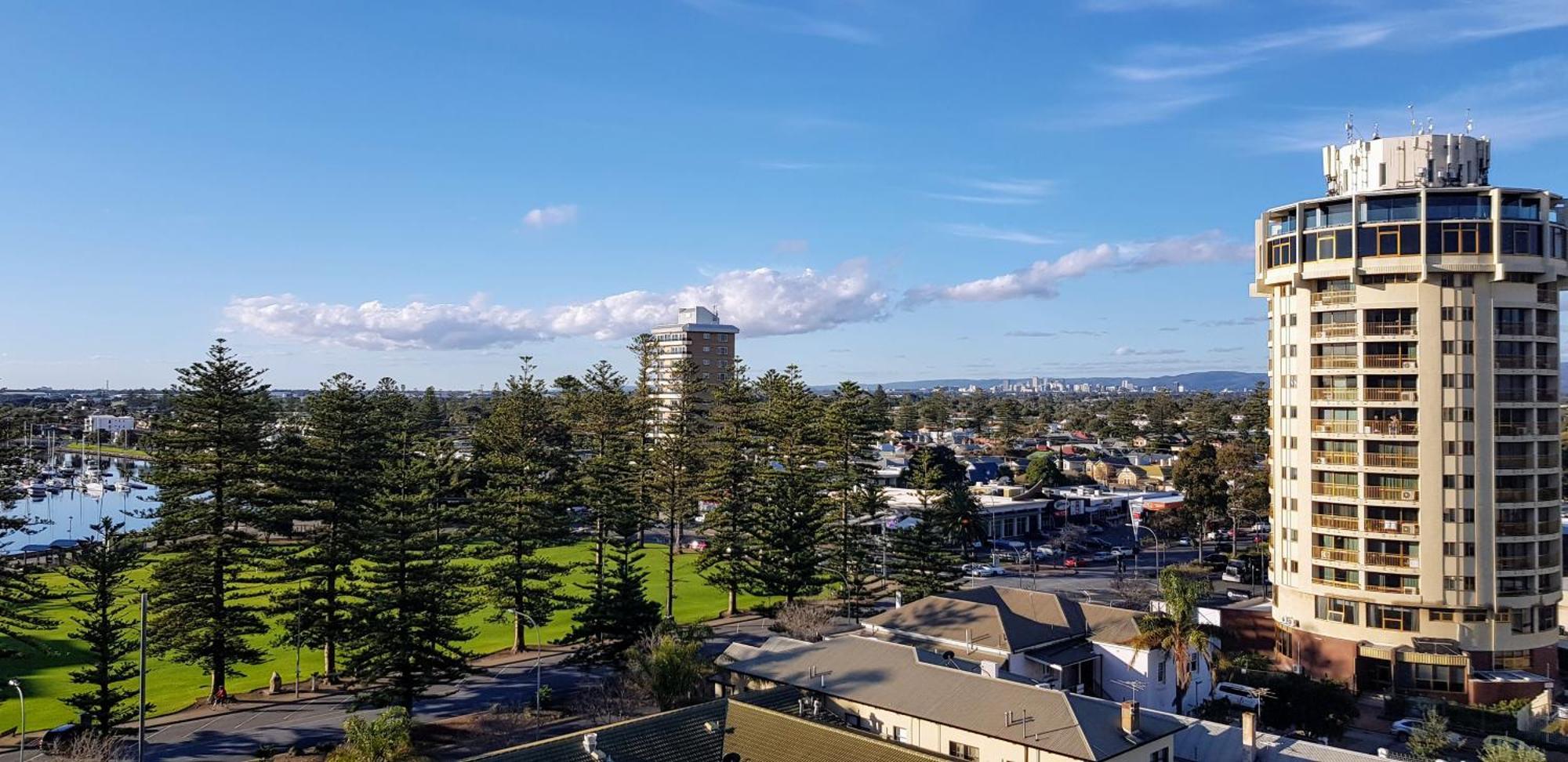 Апартаменты Cityviews @ Glenelg * Pool/Beach * Free Parking * Экстерьер фото