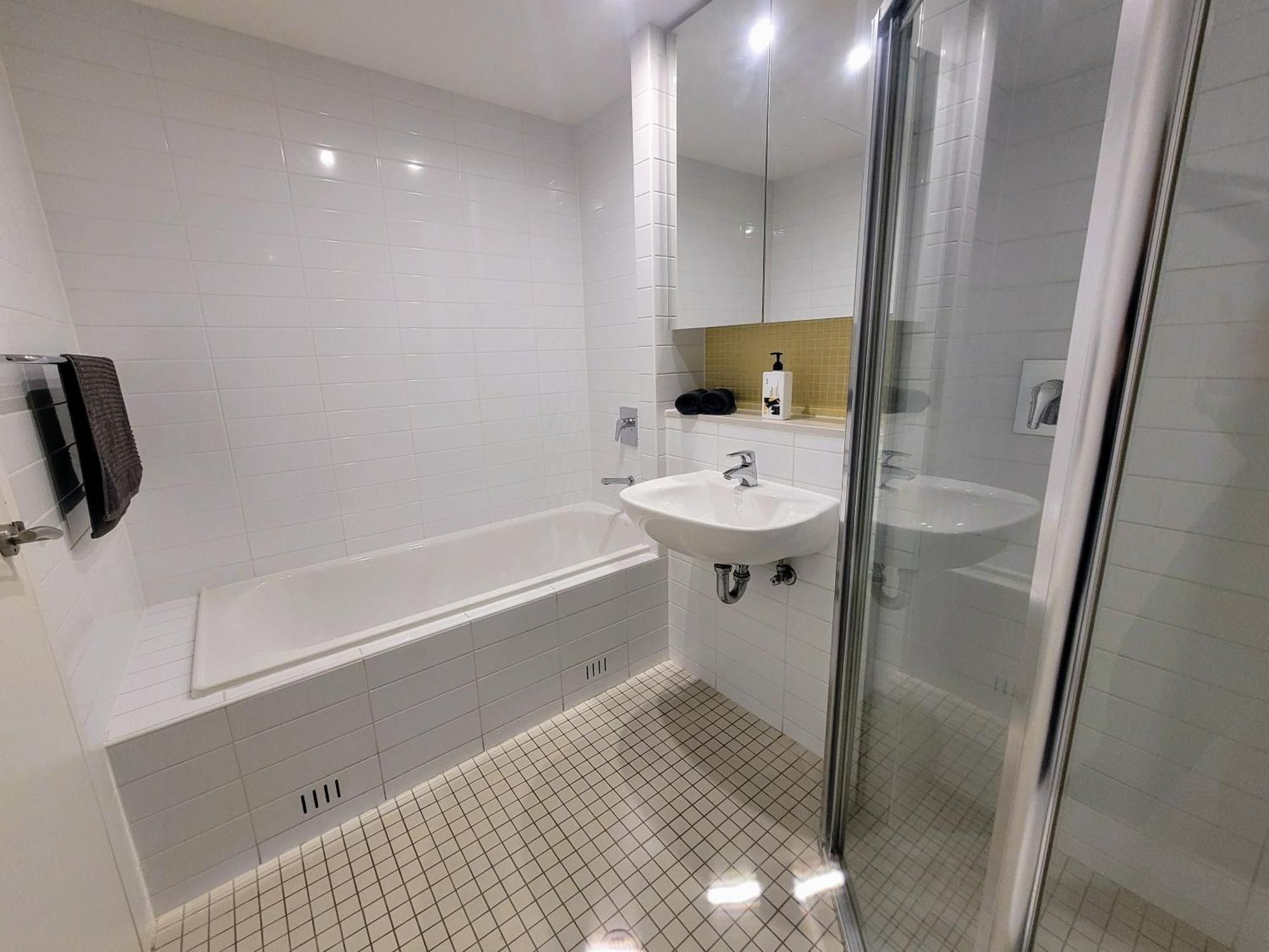 Апартаменты Cityviews @ Glenelg * Pool/Beach * Free Parking * Экстерьер фото
